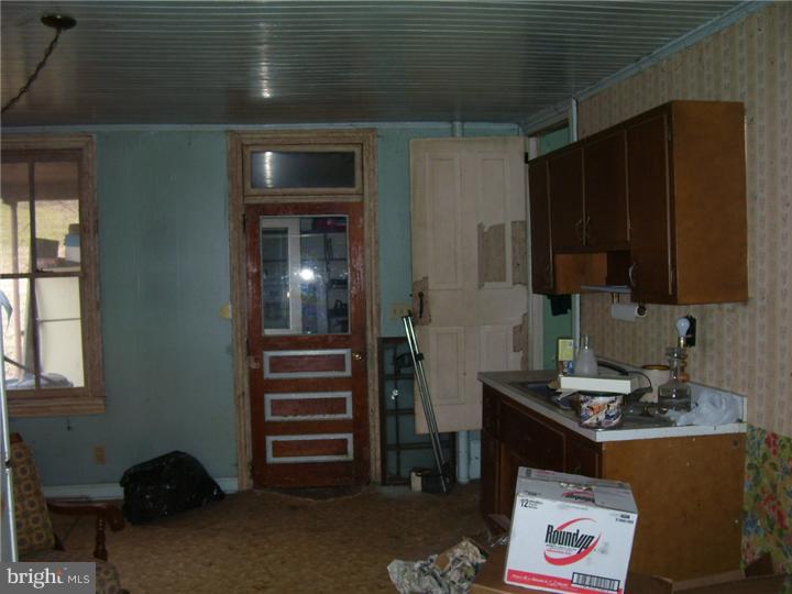 35 Ehst Road Bechtelsville, PA 19505 - Photo 7 of 14 Kitchen
