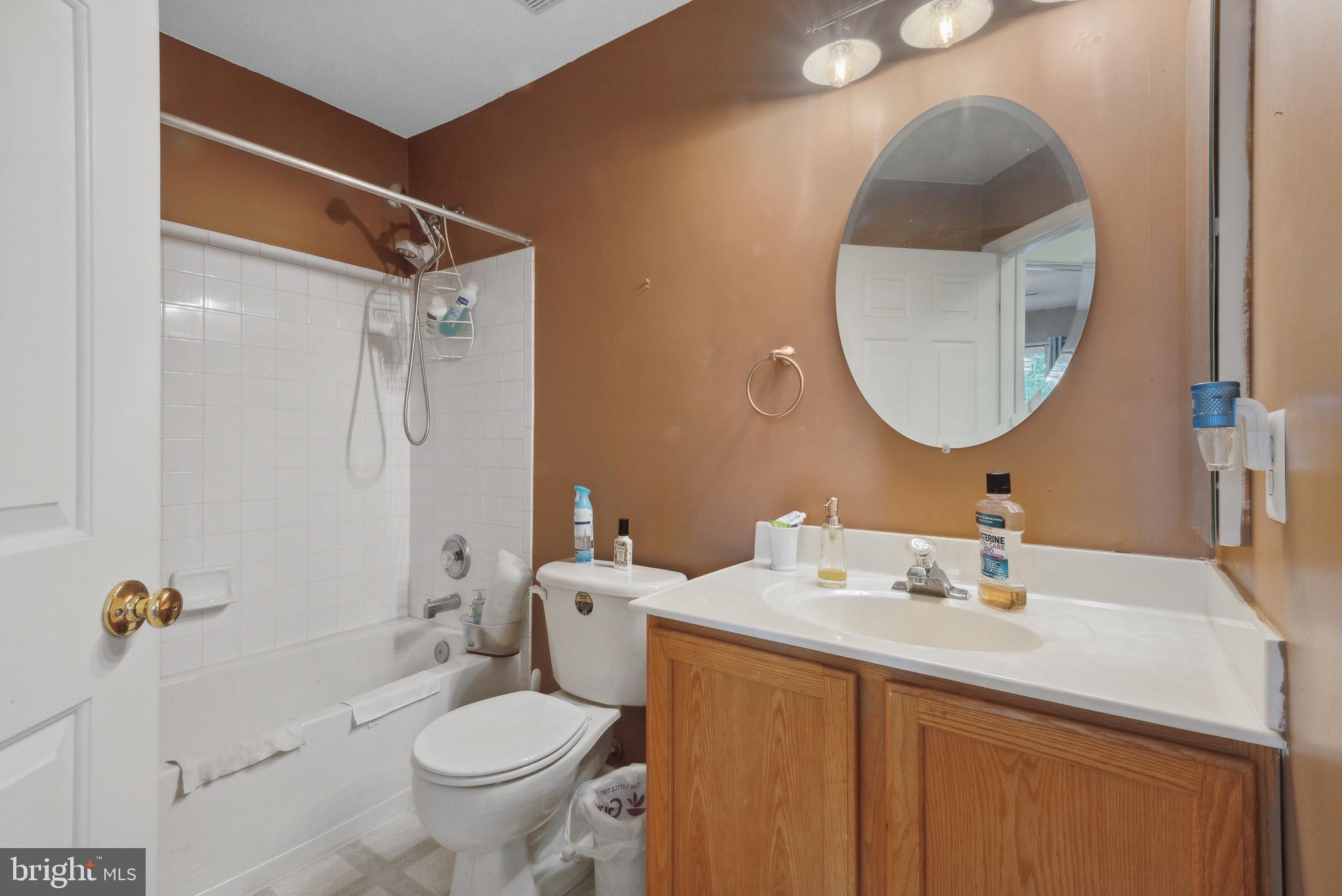 5533 Westcott Circle Frederick, MD 21703 - Photo 27 of 51 Hall Bath