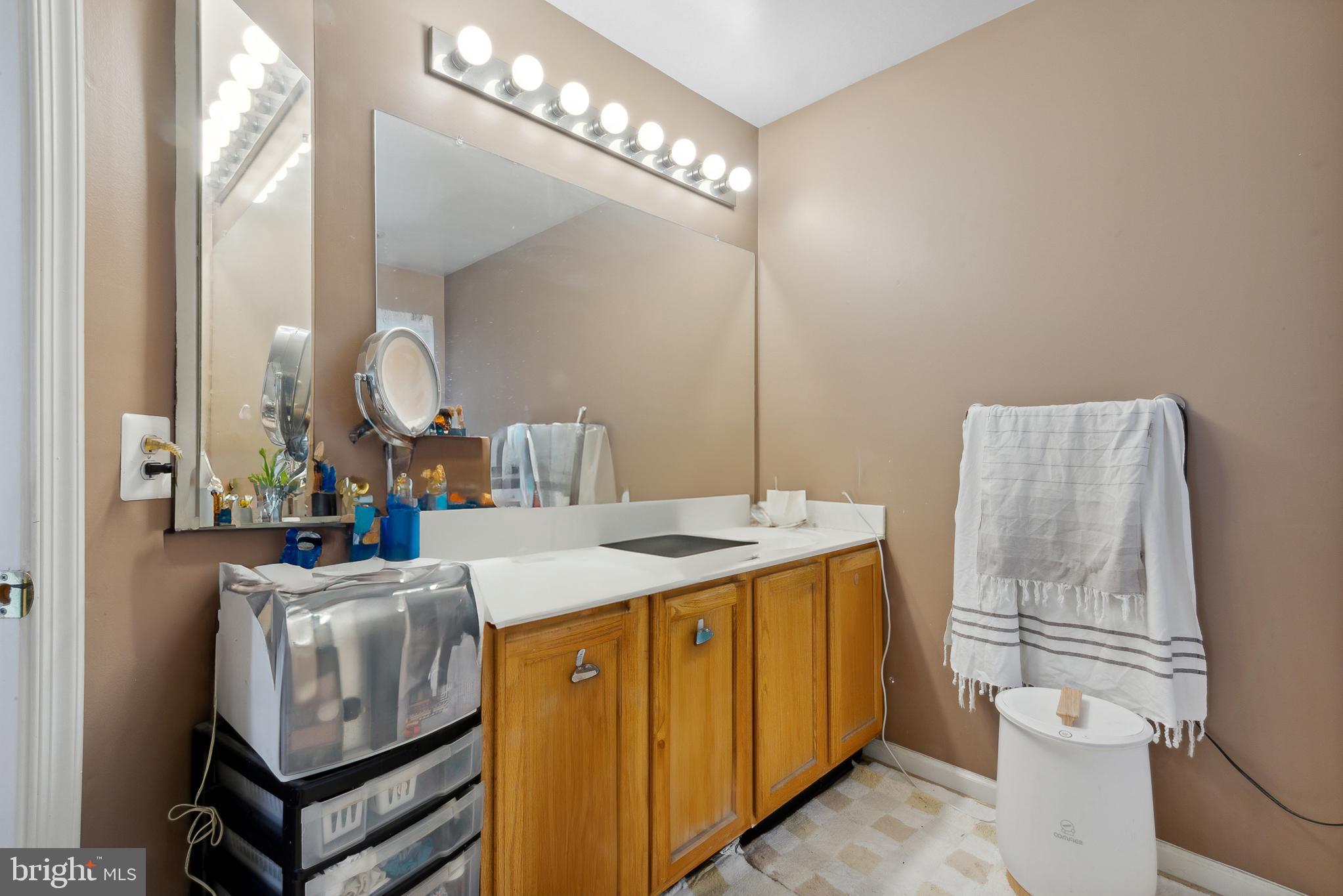 5533 Westcott Circle Frederick, MD 21703 - Photo 32 of 51 Master bathroom