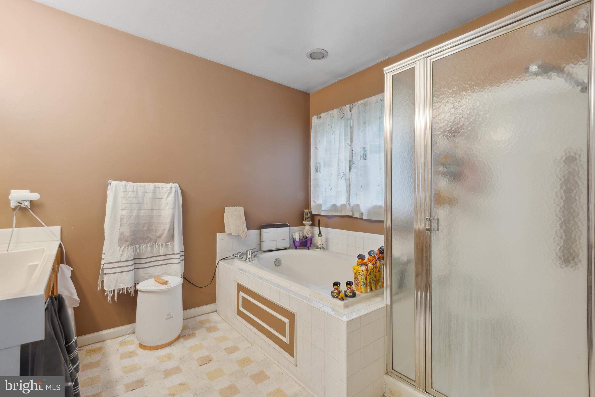 5533 Westcott Circle Frederick, MD 21703 - Photo 5 of 51 Master bathroom