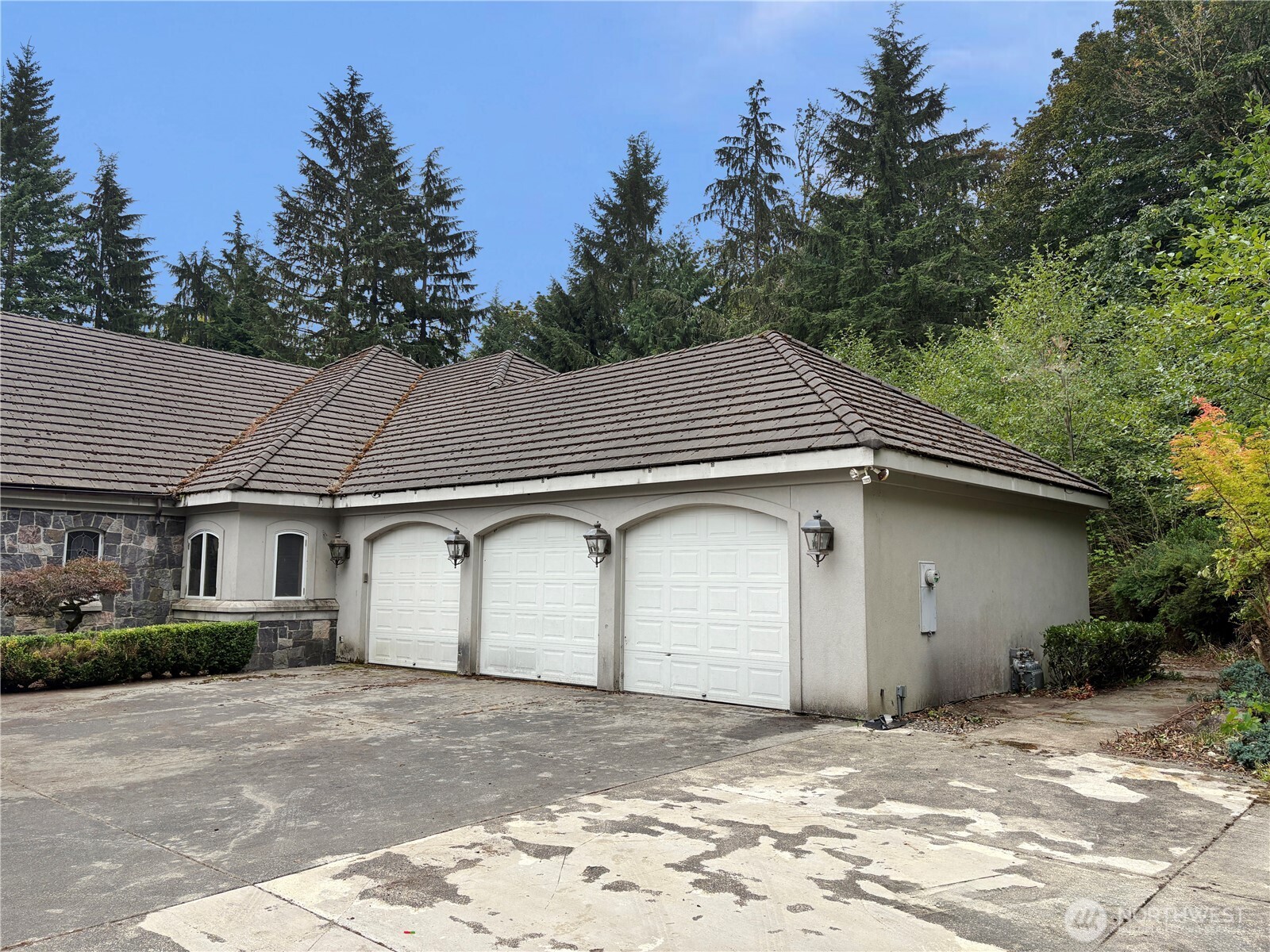 31433 Southeast 62nd Way Fall City, WA 98024 - Photo 2 of 40 a house view with a outdoor space