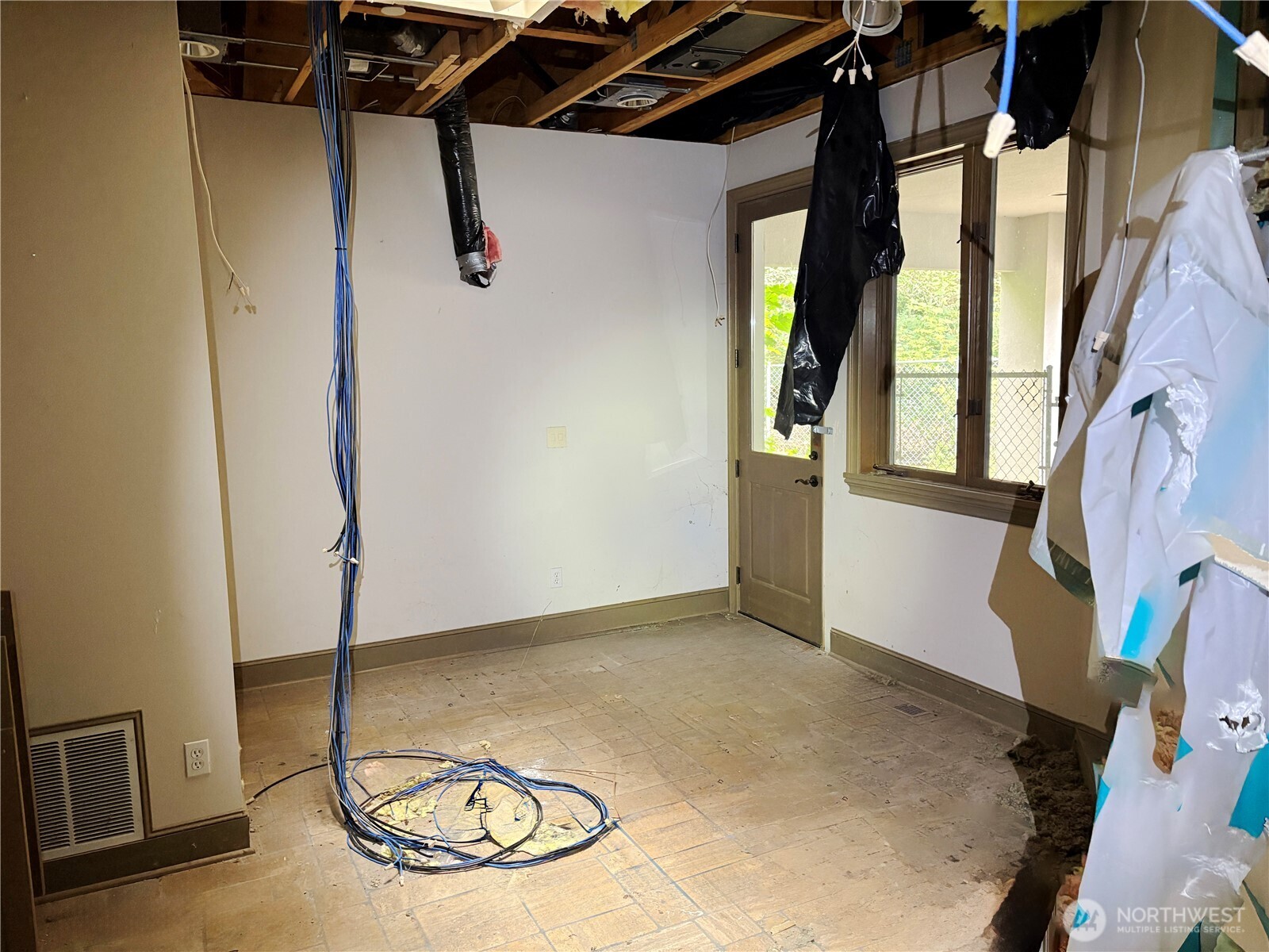 31433 Southeast 62nd Way Fall City, WA 98024 - Photo 28 of 40 a view of water heater room