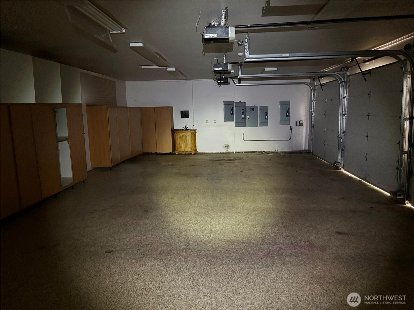 31433 Southeast 62nd Way Fall City, WA 98024 - Photo 30 of 40 a view of a car garage
