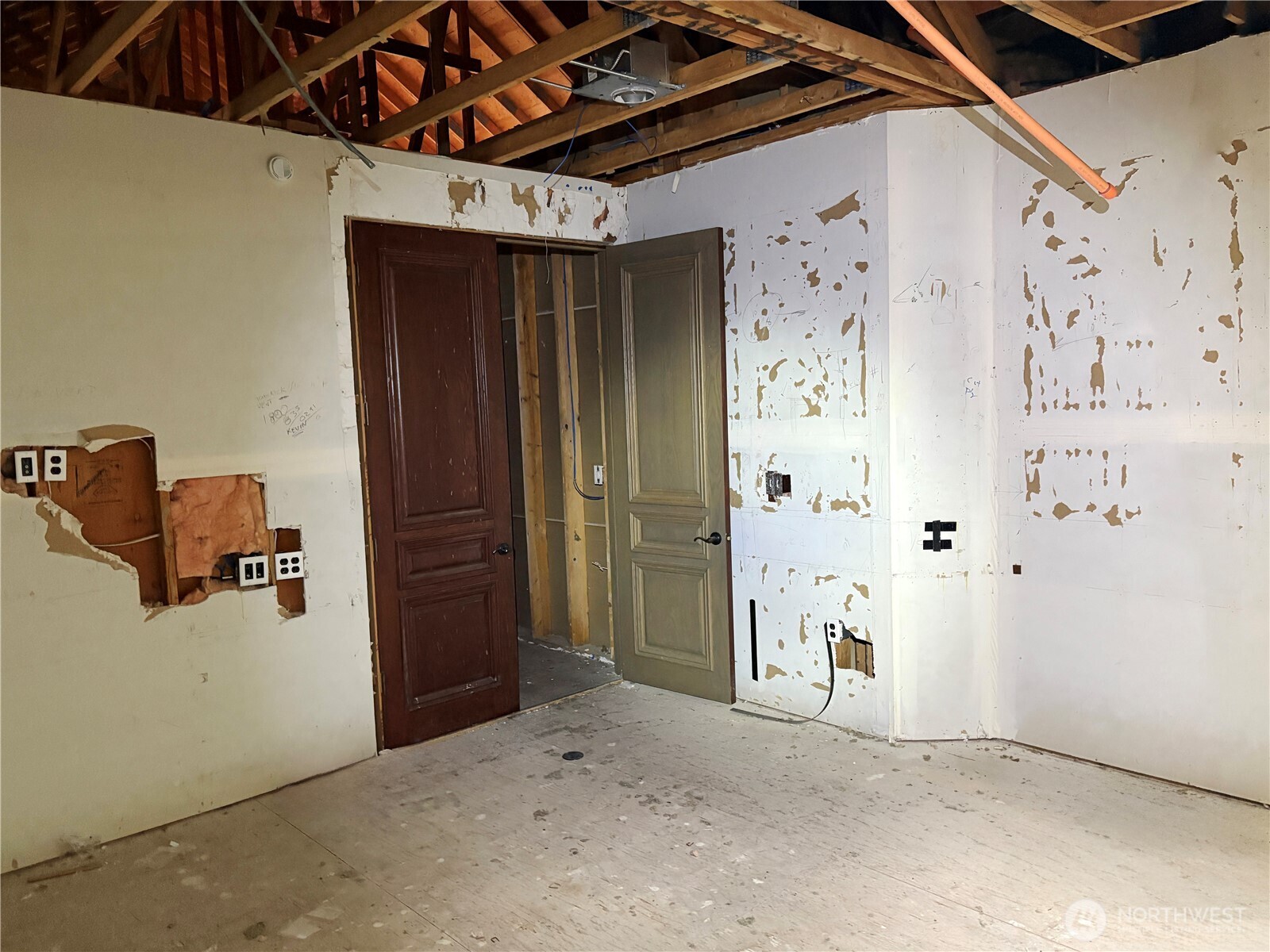 31433 Southeast 62nd Way Fall City, WA 98024 - Photo 33 of 40 a view of a front door