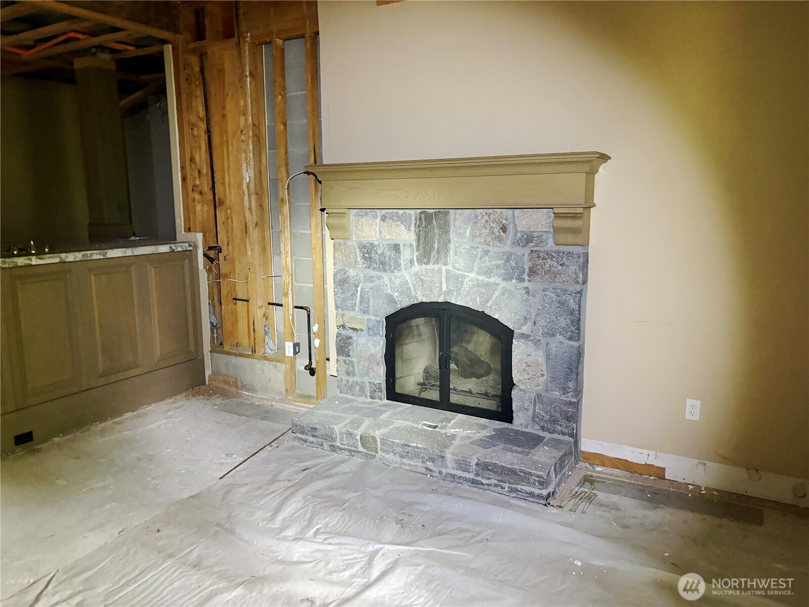 31433 Southeast 62nd Way Fall City, WA 98024 - Photo 37 of 40 a view of a livingroom with a fireplace