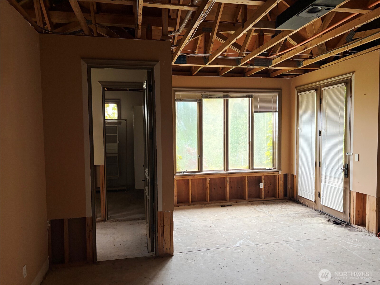 31433 Southeast 62nd Way Fall City, WA 98024 - Photo 9 of 40 a view of entryway