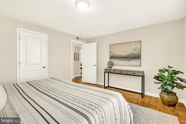 $315,000 | 6715 West Wakefield Drive, Unit B1, Alexandria, VA 22307