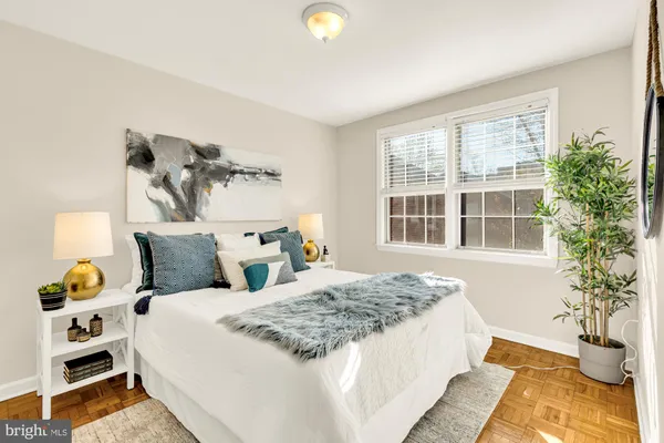$315,000 | 6715 West Wakefield Drive, Unit B1, Alexandria, VA 22307