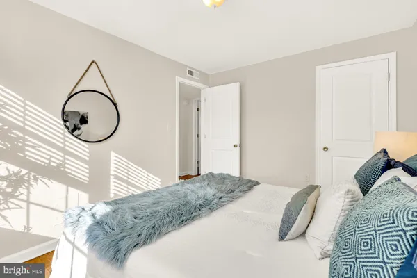$315,000 | 6715 West Wakefield Drive, Unit B1, Alexandria, VA 22307