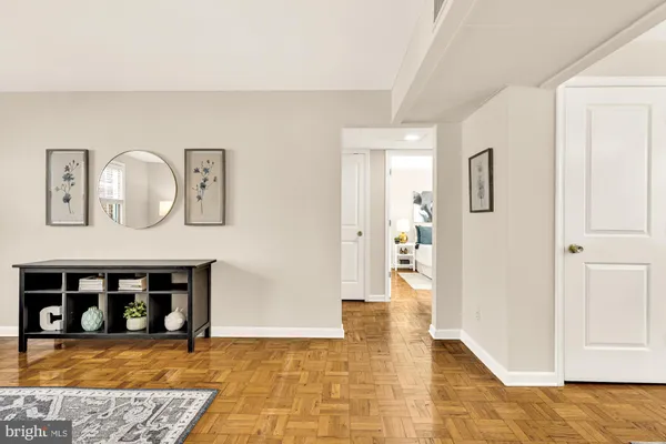 $315,000 | 6715 West Wakefield Drive, Unit B1, Alexandria, VA 22307