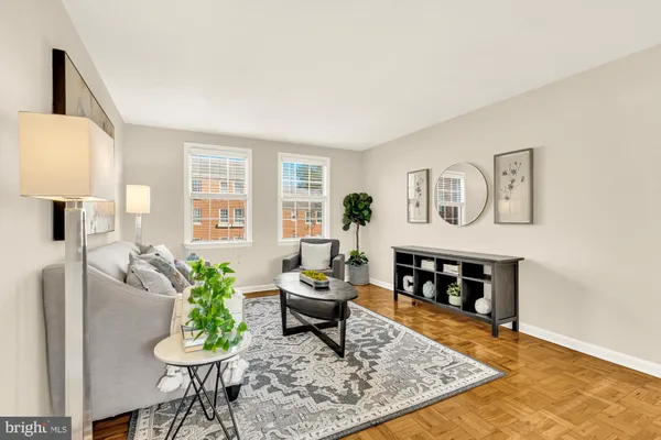 $315,000 | 6715 West Wakefield Drive, Unit B1, Alexandria, VA 22307