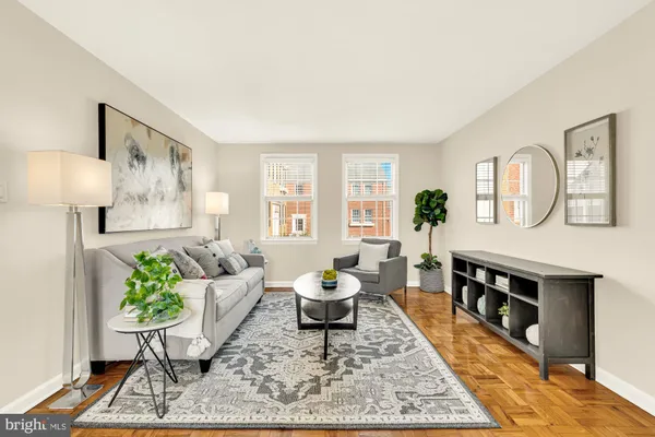 $315,000 | 6715 West Wakefield Drive, Unit B1, Alexandria, VA 22307