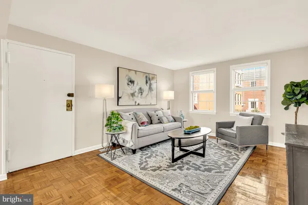 $315,000 | 6715 West Wakefield Drive, Unit B1, Alexandria, VA 22307