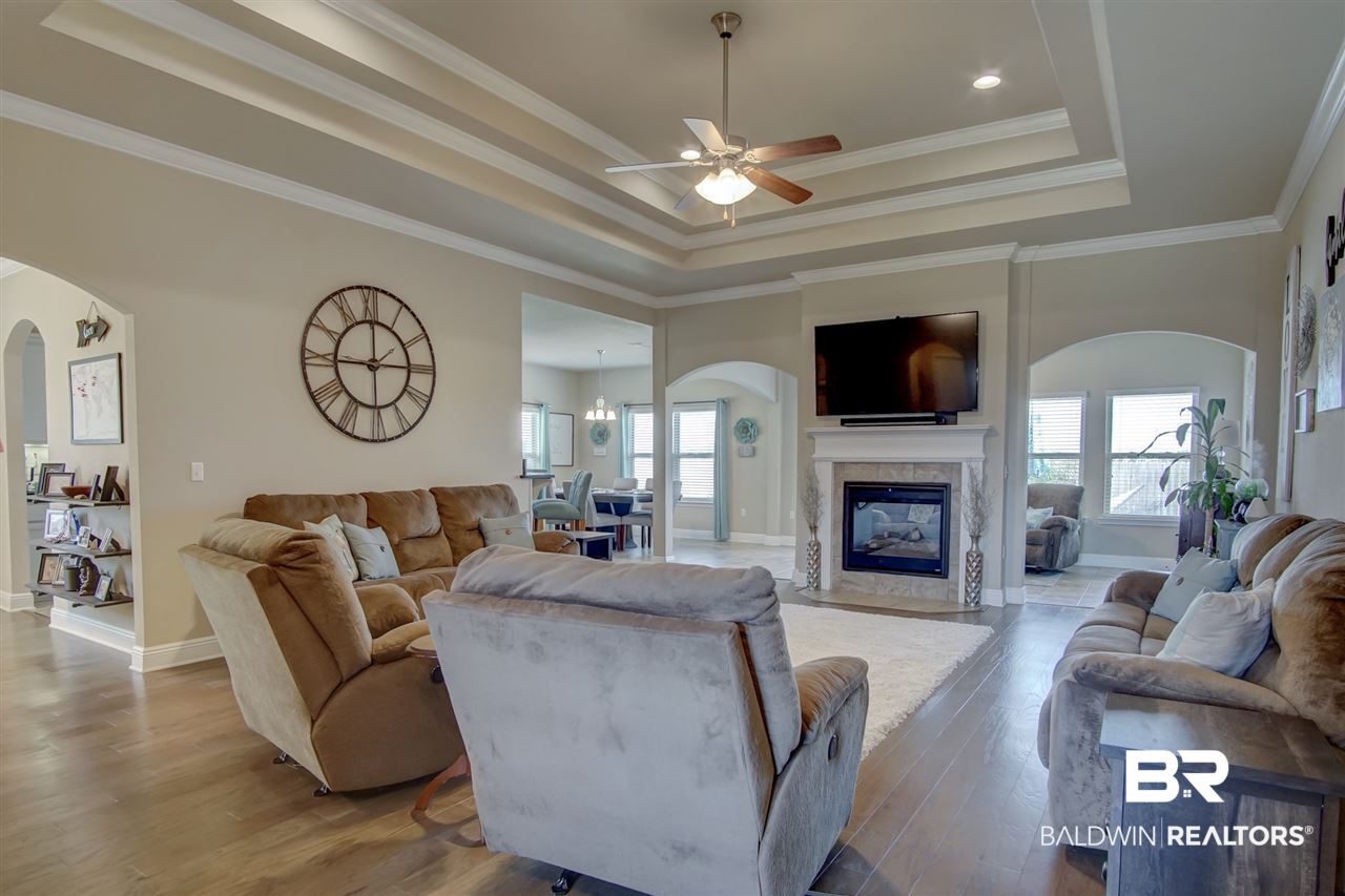 7111 Rocky Rd Loop Gulf Shores, AL 36542 - Photo 6 of 40 Living Room