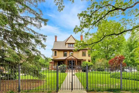 $1,250,000 | 245 North Kenilworth Avenue, Oak Park, IL 60302