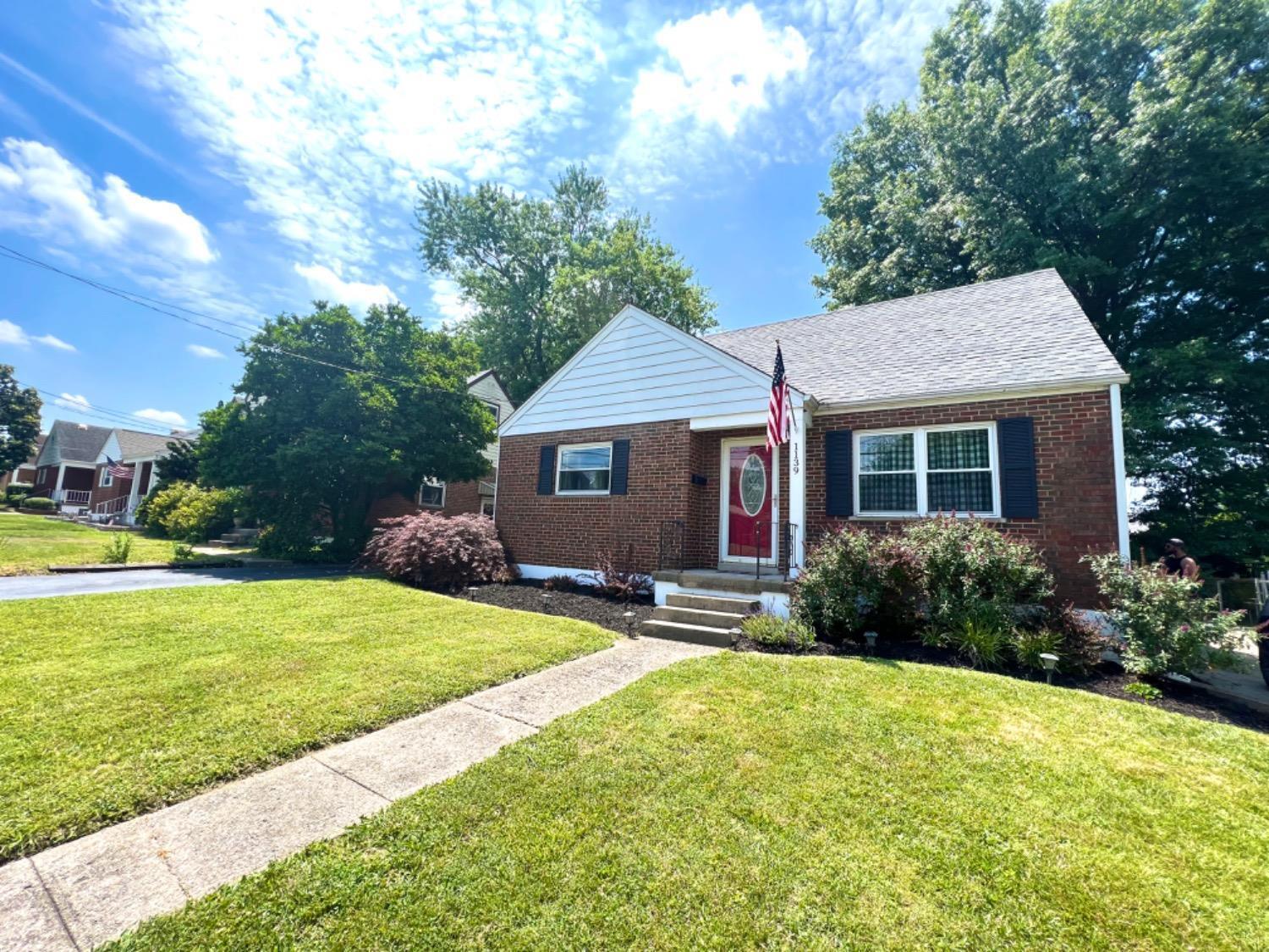 1139 Fuhrman Road Reading, OH 45215 - Photo 3 of 36