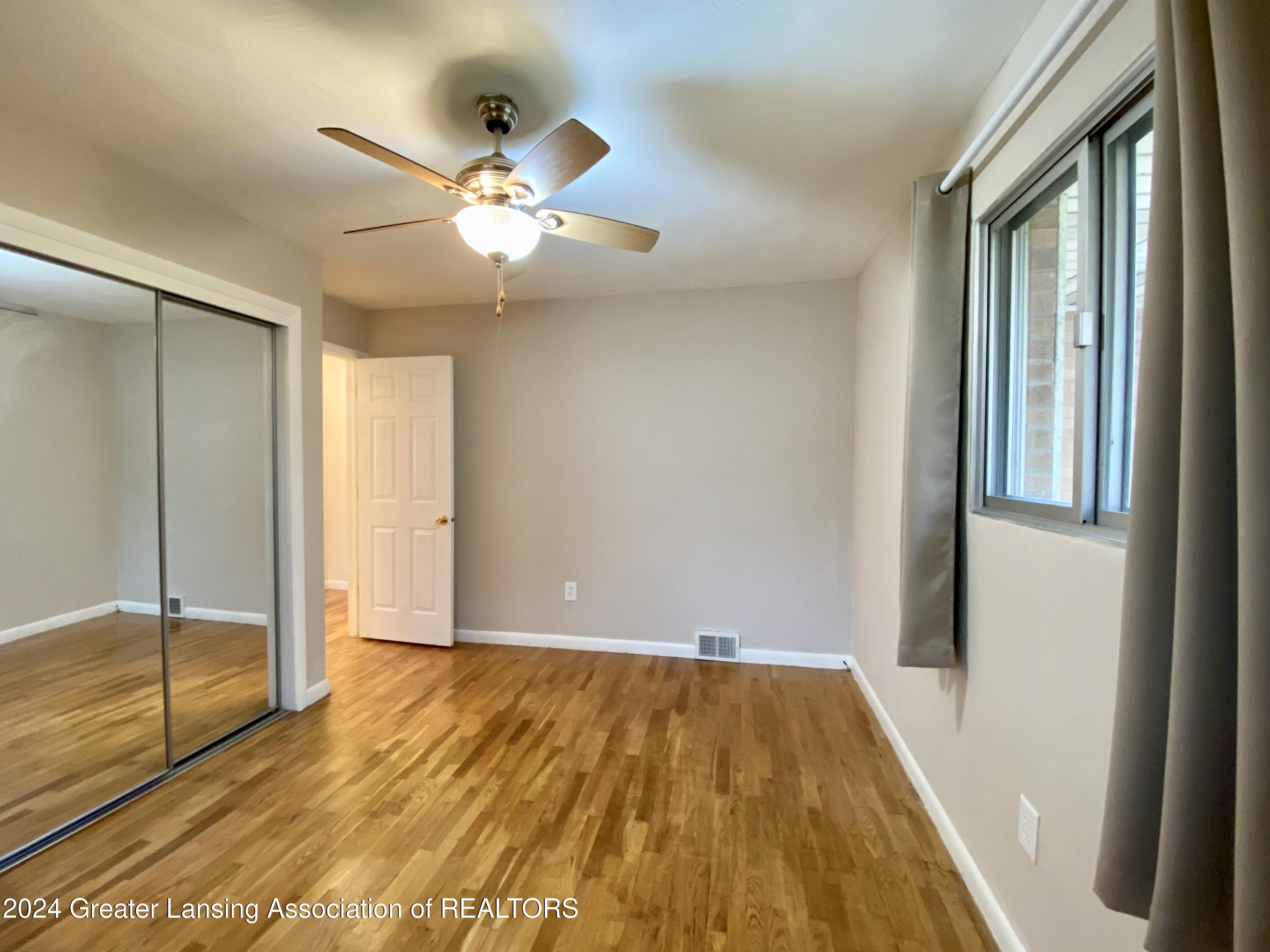 15321 Airport Road Lansing, MI 48906 - Photo 10 of 38 IMG_4087