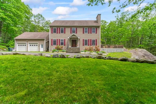 $800,000 | 9 Jordan Hill Road, Newtown, CT 06482