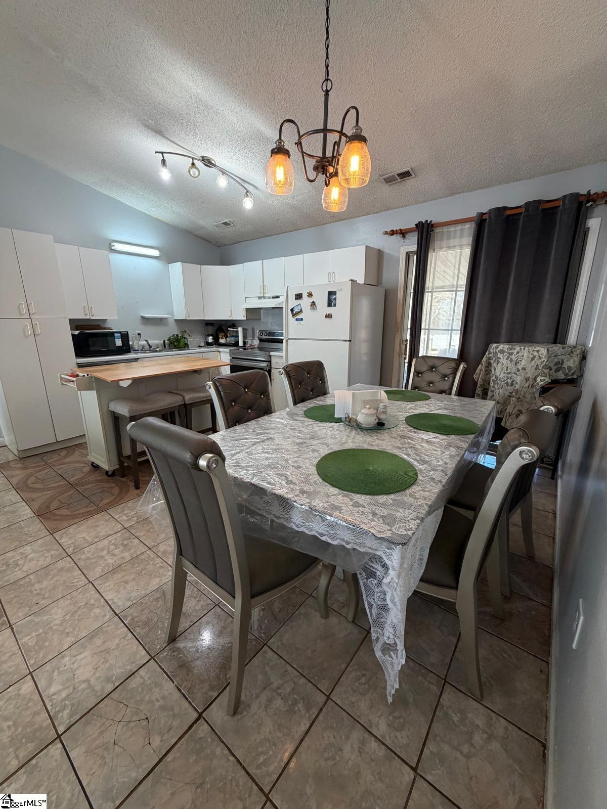 303 Maplewood Circle Greer, SC 29651 - Photo 8 of 21