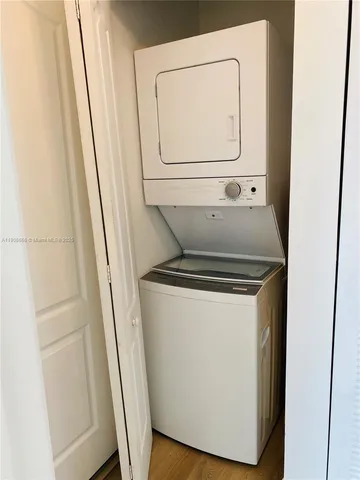 $625,000 | 20 Calabria Avenue, Unit 401, Coral Gables, FL 33134