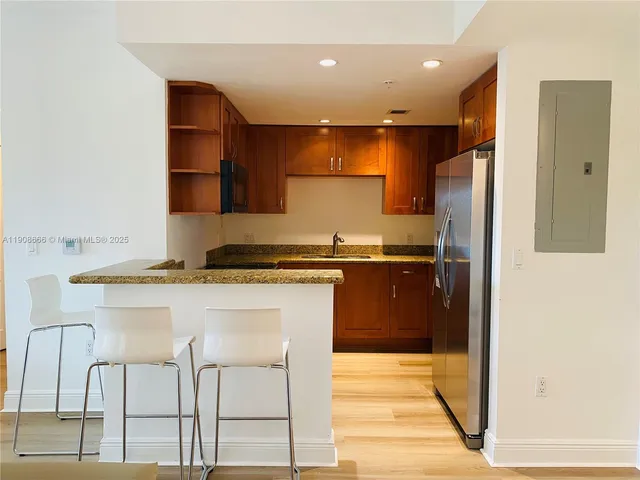 $625,000 | 20 Calabria Avenue, Unit 401, Coral Gables, FL 33134