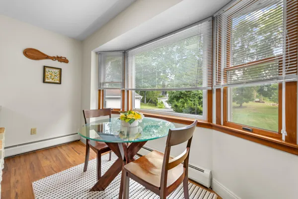 $400,000 | 28771 Brook Circle, Grosse Ile, MI 48138