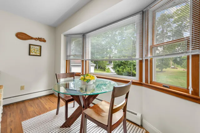 $400,000 | 28771 Brook Circle, Grosse Ile, MI 48138