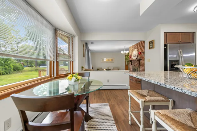 $400,000 | 28771 Brook Circle, Grosse Ile, MI 48138