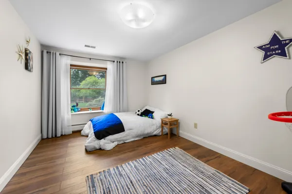 $400,000 | 28771 Brook Circle, Grosse Ile, MI 48138