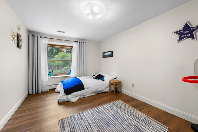 $400,000 | 28771 Brook Circle, Grosse Ile, MI 48138