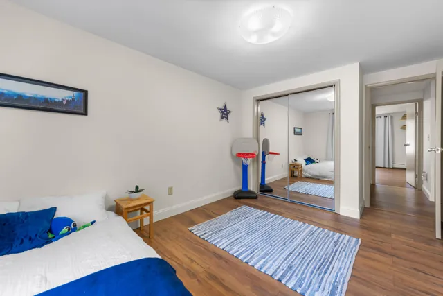 $400,000 | 28771 Brook Circle, Grosse Ile, MI 48138