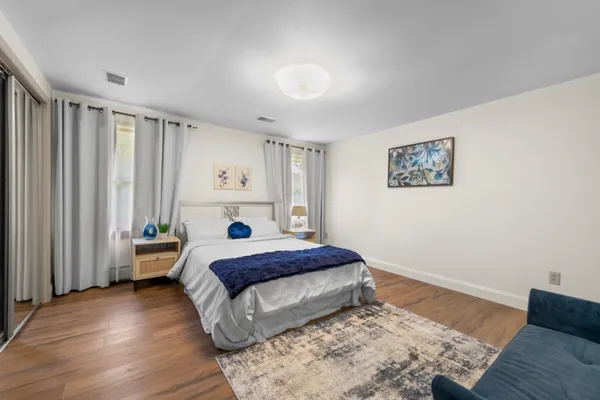 $400,000 | 28771 Brook Circle, Grosse Ile, MI 48138