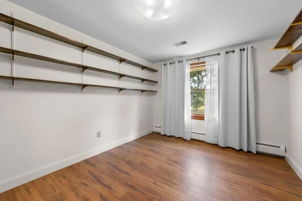 $400,000 | 28771 Brook Circle, Grosse Ile, MI 48138