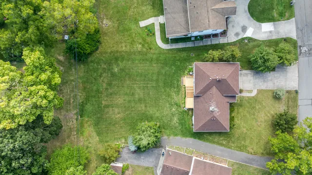 $400,000 | 28771 Brook Circle, Grosse Ile, MI 48138