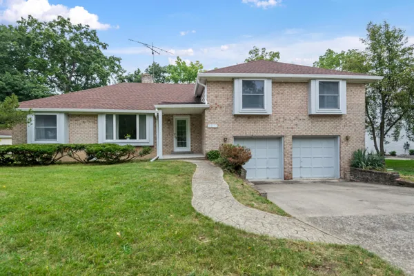 $400,000 | 28771 Brook Circle, Grosse Ile, MI 48138