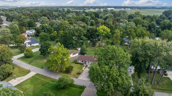 $400,000 | 28771 Brook Circle, Grosse Ile, MI 48138