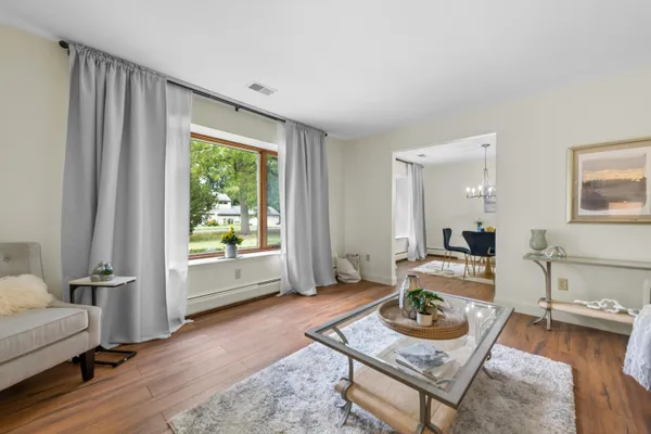 $400,000 | 28771 Brook Circle, Grosse Ile, MI 48138