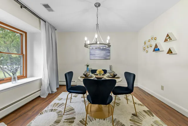 $400,000 | 28771 Brook Circle, Grosse Ile, MI 48138