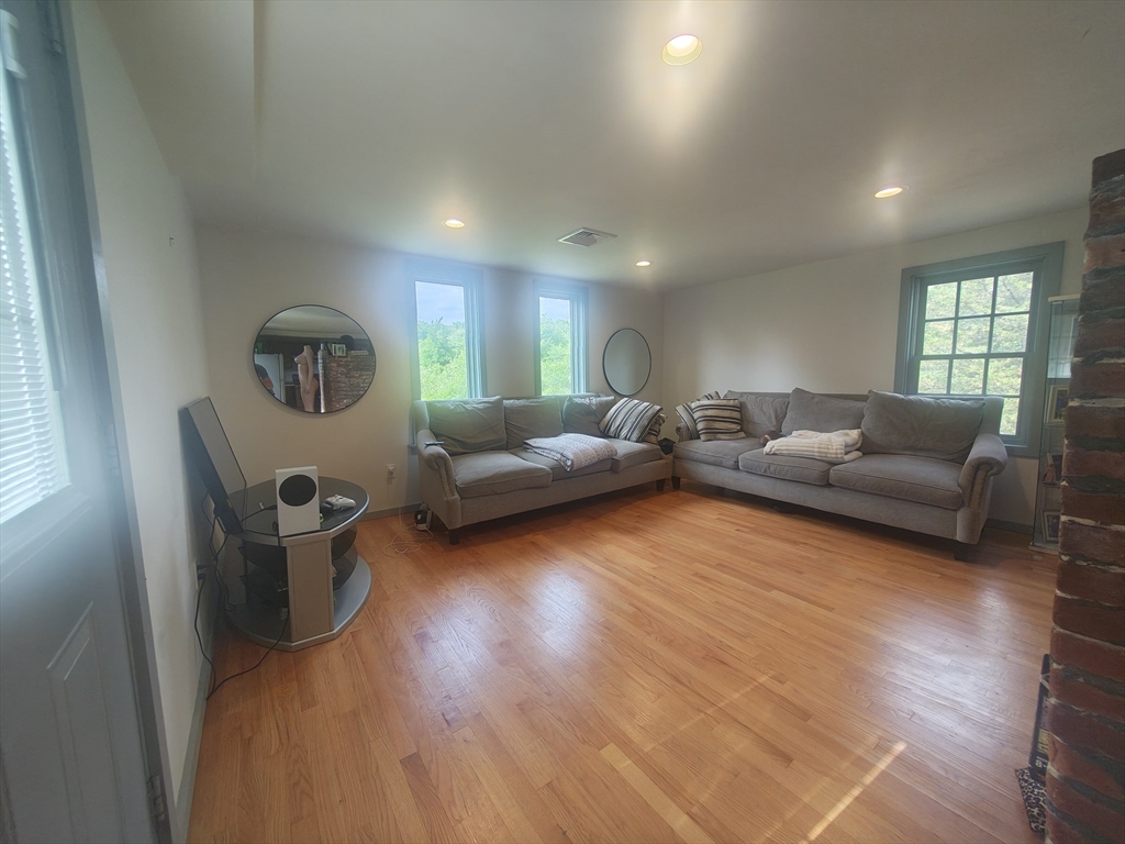 34 George Street Mendon, MA 01756 - Photo 8 of 34