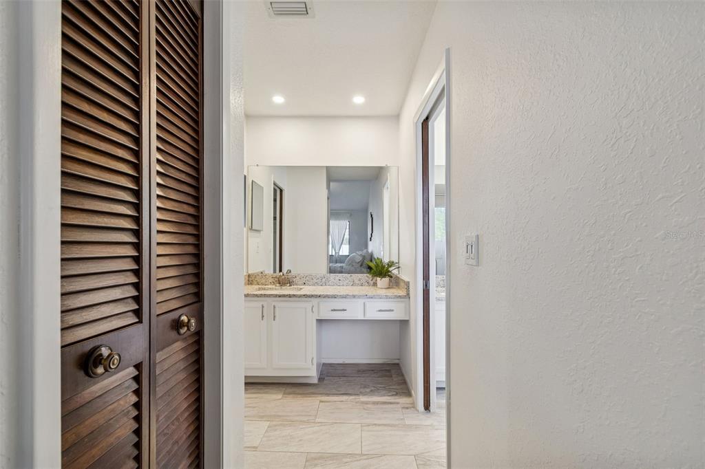 14301 86th Avenue North Seminole, FL 33776 - Photo 15 of 59