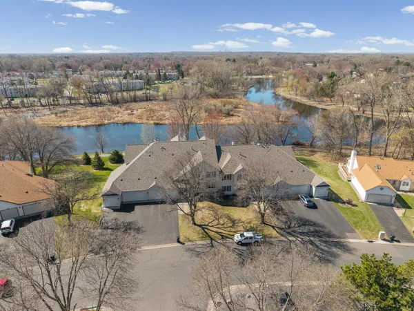 $195,000 | 2662 Lake Ct Drive, Unit 48, Mounds View, MN 55112