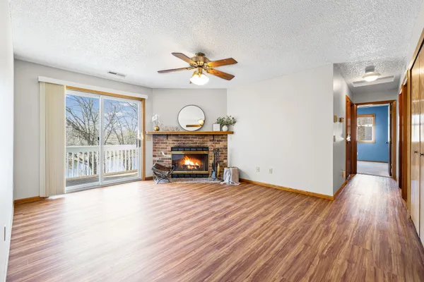 $195,000 | 2662 Lake Ct Drive, Unit 48, Mounds View, MN 55112
