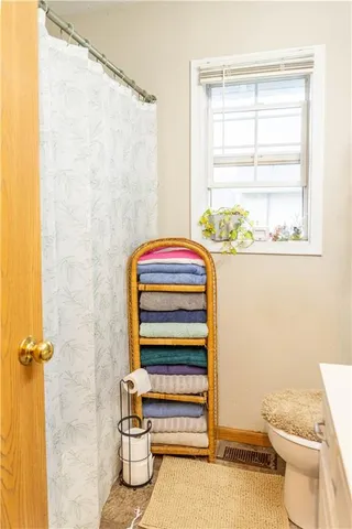 $120,000 | 261 West Jackson Street, Marshall, MO 65340