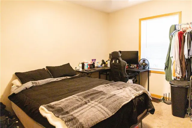 $120,000 | 261 West Jackson Street, Marshall, MO 65340