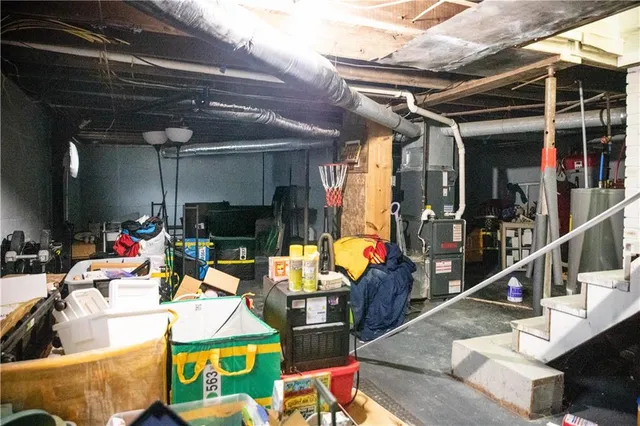 $120,000 | 261 West Jackson Street, Marshall, MO 65340