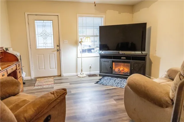 $120,000 | 261 West Jackson Street, Marshall, MO 65340