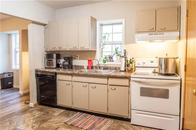 $120,000 | 261 West Jackson Street, Marshall, MO 65340