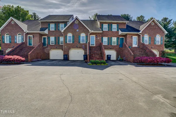 $279,000 | 425 Andover Court, Unit 425, Kingsport, TN 37663
