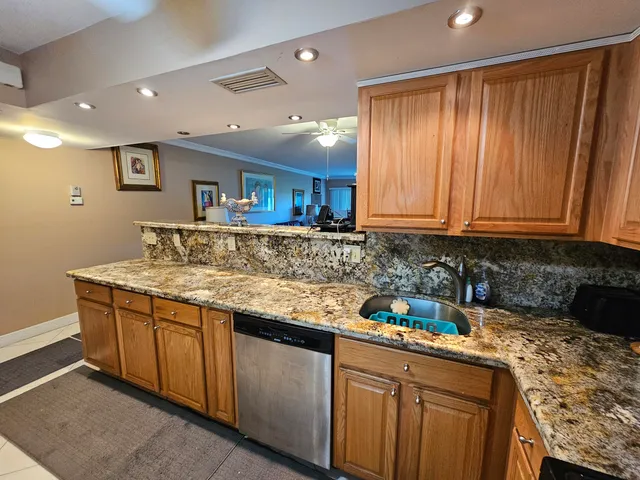 $1,900 | 2800 North Palm Aire Drive, Unit 104, Pompano Beach, FL 33069