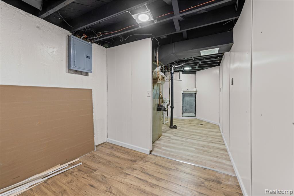 7218 Superior Street Center Line, MI 48015 - Photo 21 of 27